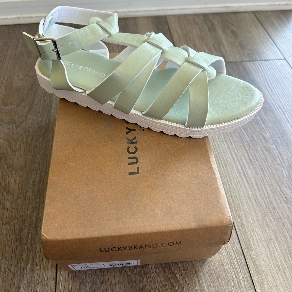 NEW Lucky Brand Girls Adjustable Buckle Sandals, Sage/White